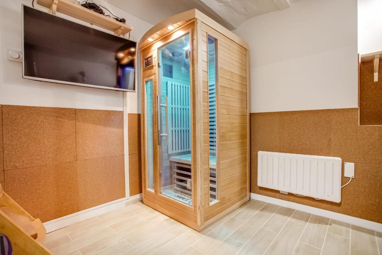 Flat For 4 Located In The Heart Of Paris Apartment *