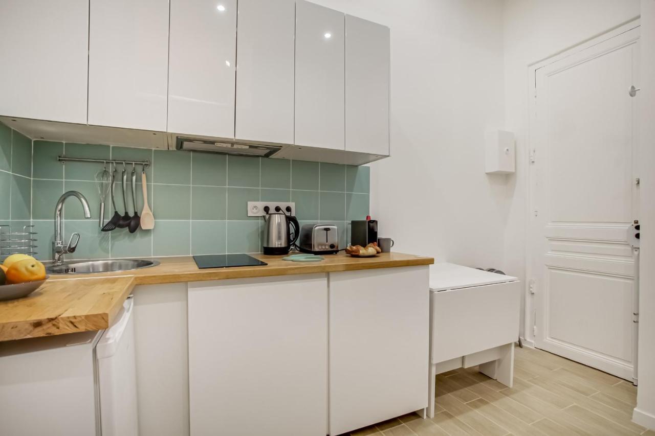 Apartment Flat For 4 Located In The Heart Of Paris *