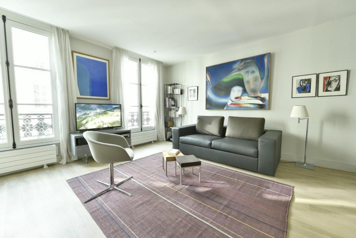 Champagne Apartment *