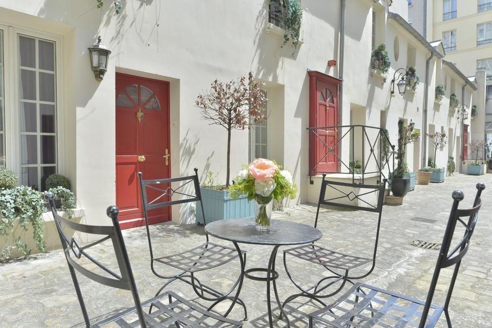 Hotel Unic Renoir Saint Germain Paris