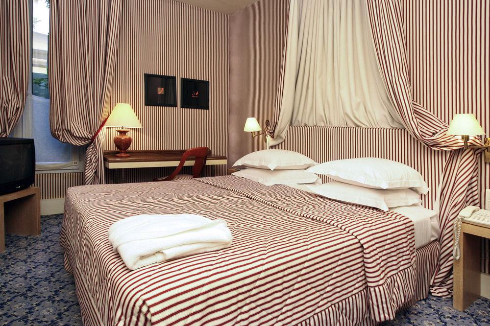 Le Belgrand Champs Elysees, Tapestry By Hilton Paris