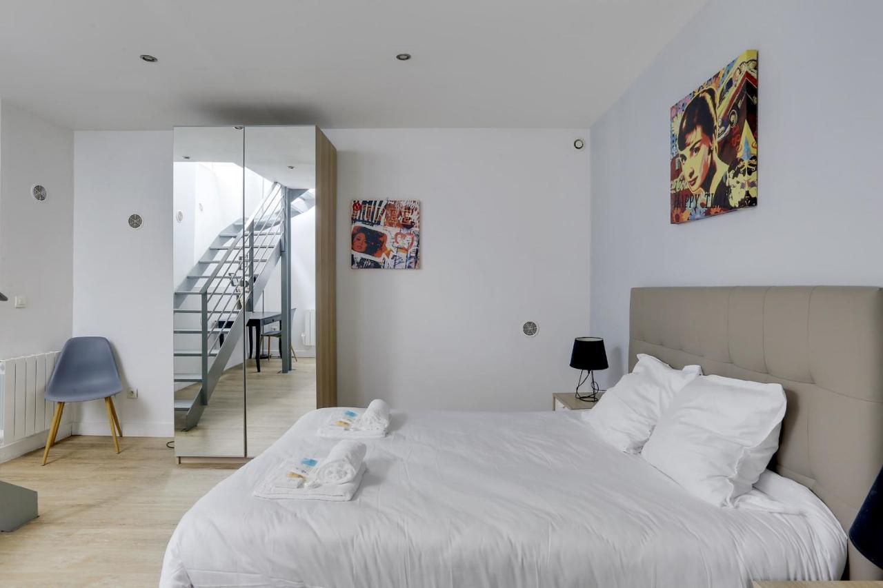 170 Angouleme Large Duplex Style Apt With1 Bdr Central