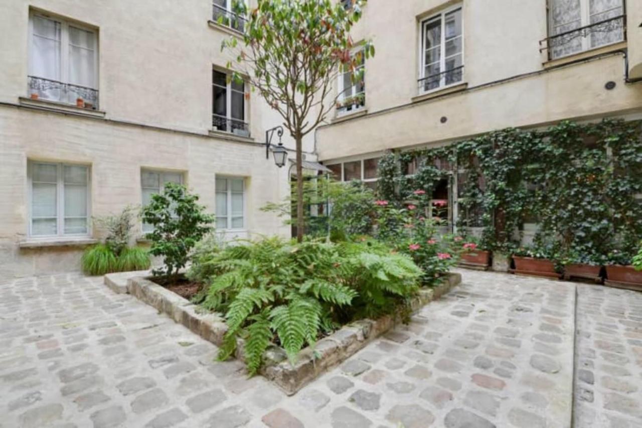 Guestready - Classic Parisian In Marais * Paris