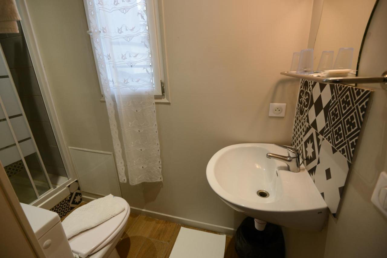 Lafayette Hotel 2*