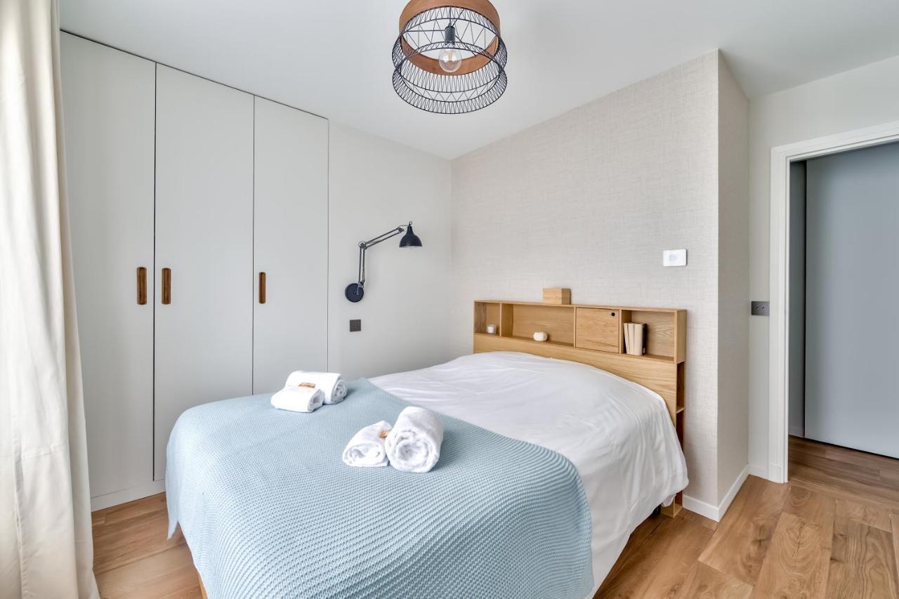 Splendid 3 Bdrs Flat In A Prime Location Of Apartment *