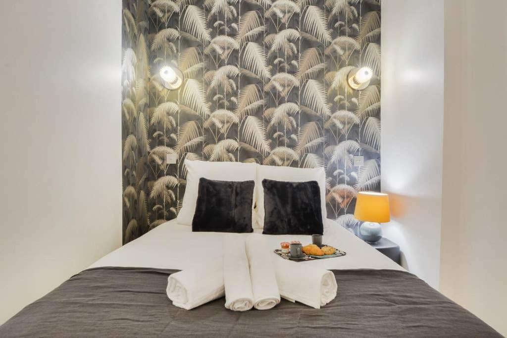 Amazing 10bed In The Heart Of Le Marais And Suprises...