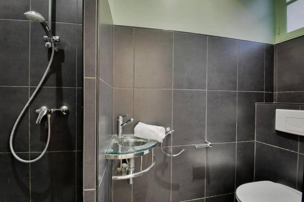 Amazing 10bed In The Heart Of Le Marais And Suprises... *