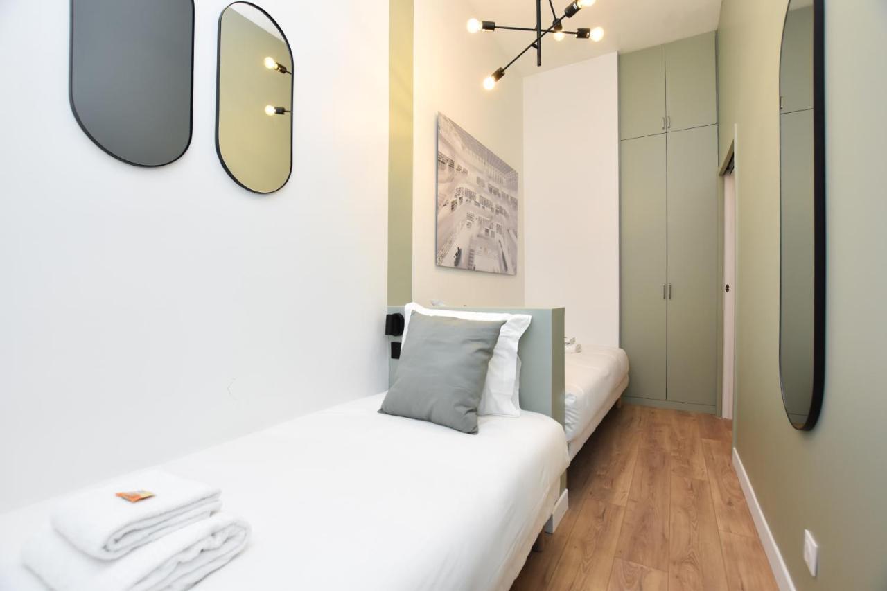 Cmg Michel Bizot / Trousseau Apartment *