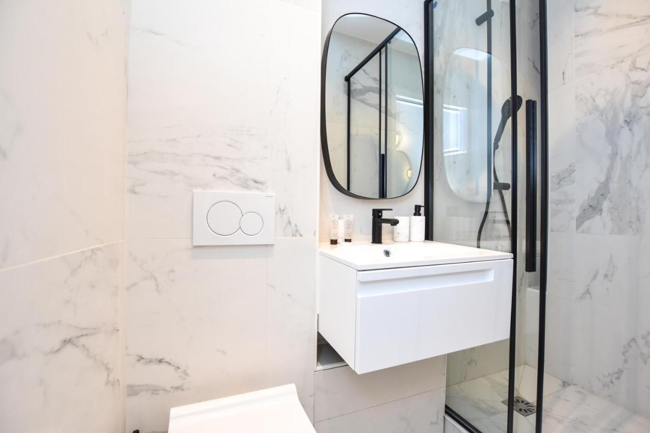 Cmg Michel Bizot / Trousseau Paris