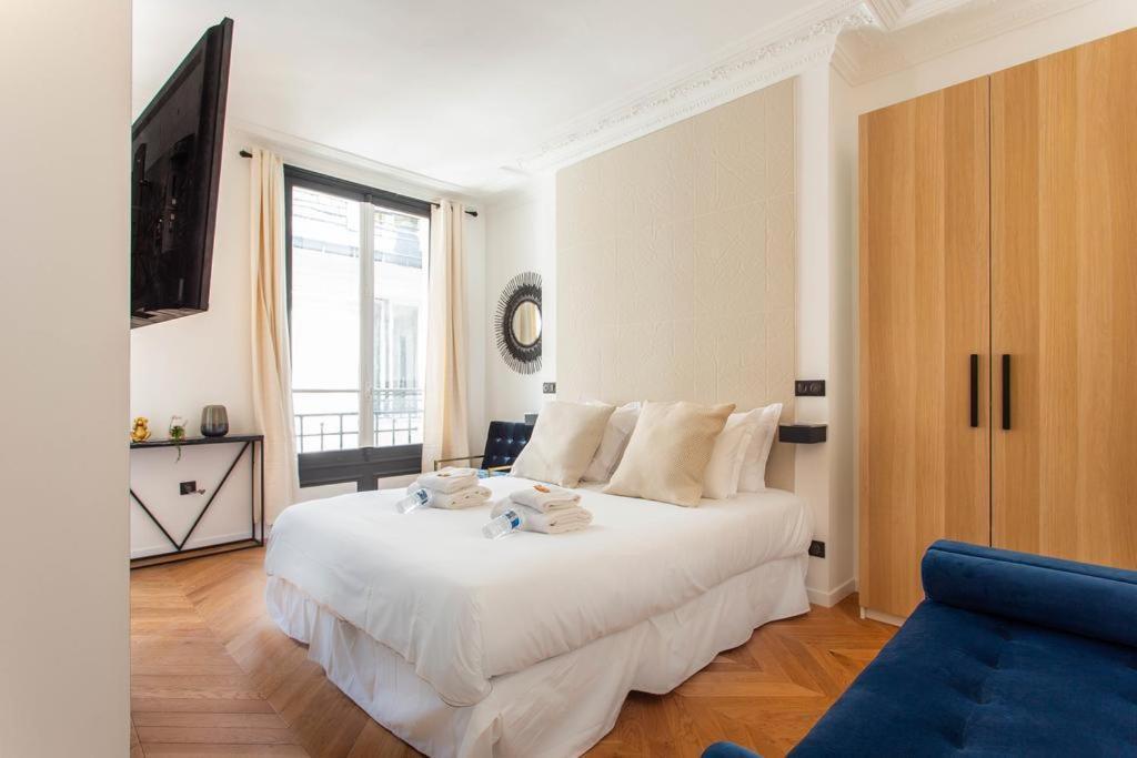 Cmg Champs Elysees - Boetie 5 * Paris