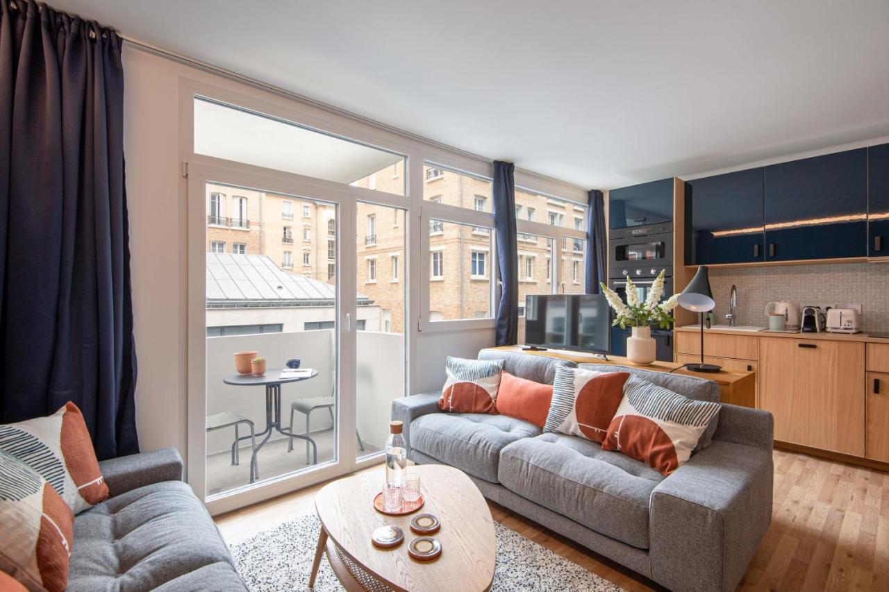 New - Appt Style Le Corbusier Avec Balcon - 8 Pers * Paris