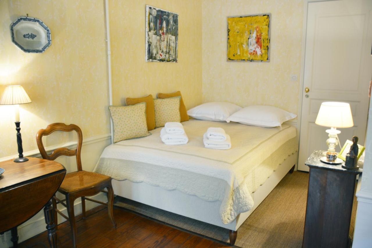 Apartment Rue Du Bac - St Germain