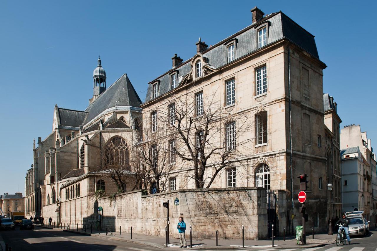 Apartment Place Pantheon Paris
