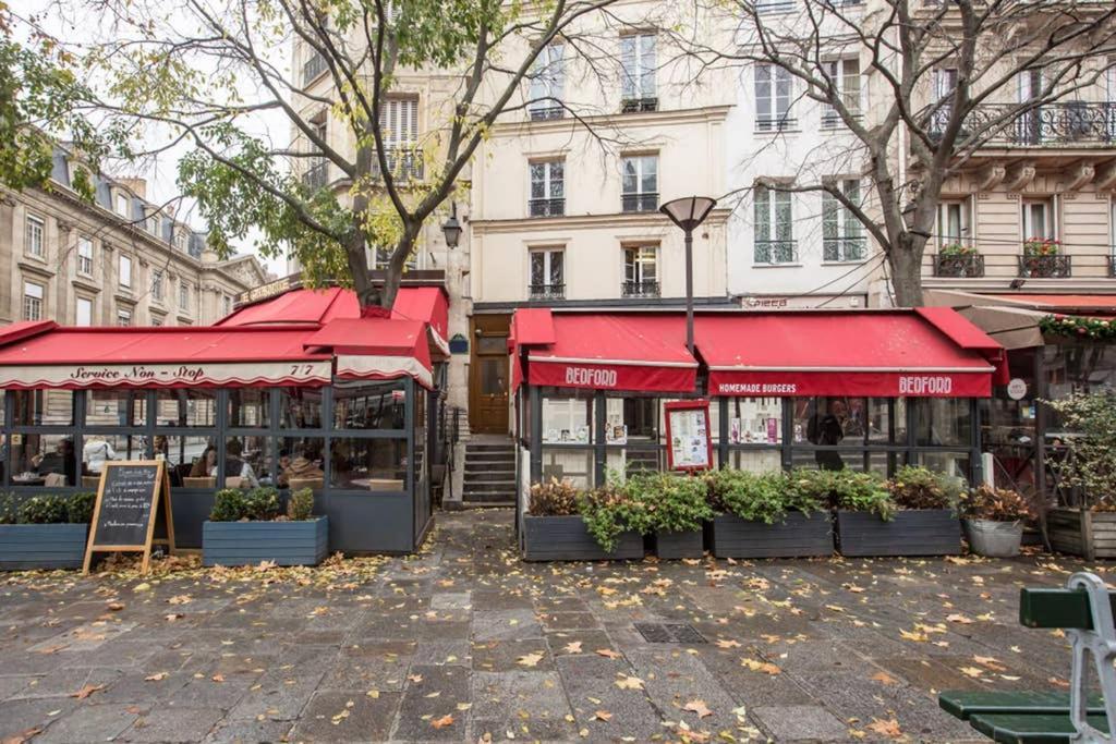 Charming Le Marais Retro Apartment