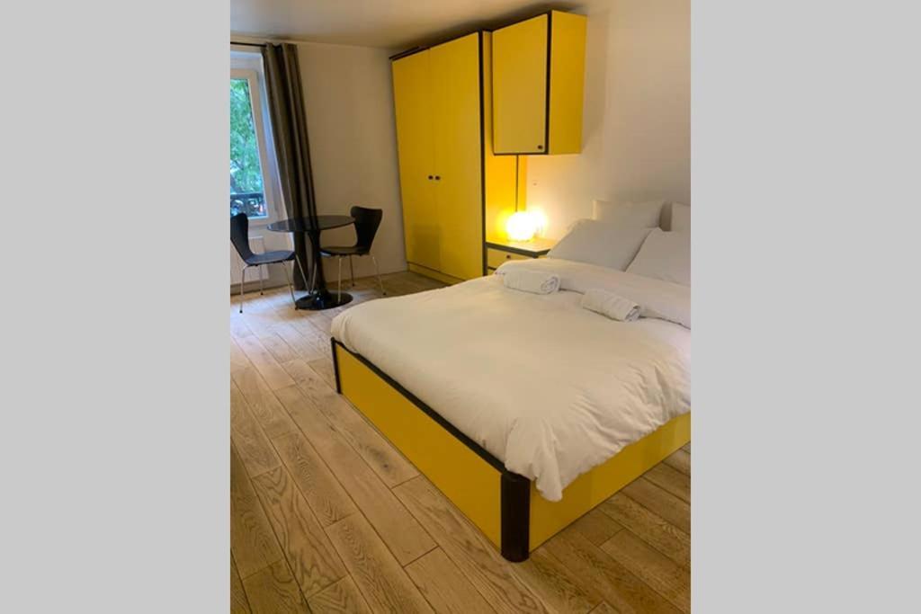 Charming Le Marais Retro Apartment