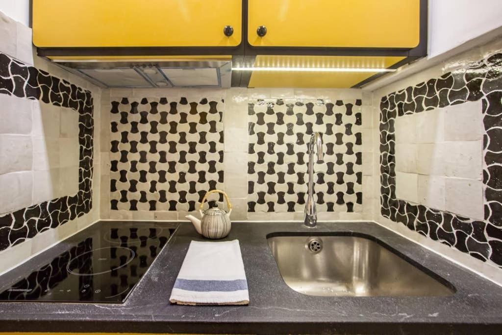 Charming Le Marais Retro Apartment *