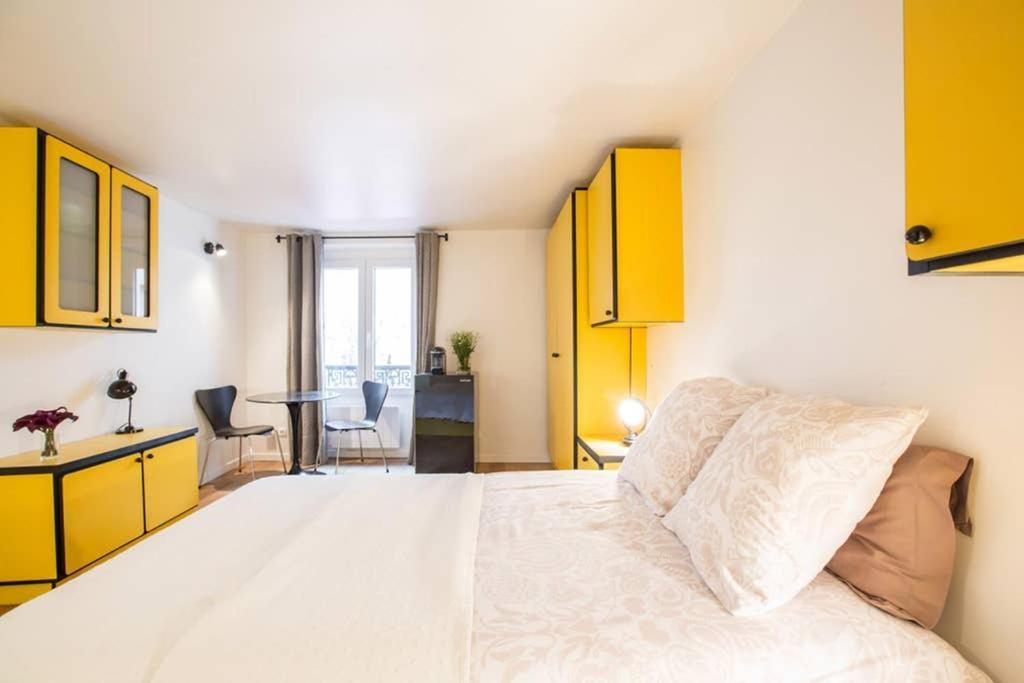 Charming Le Marais Retro Apartment