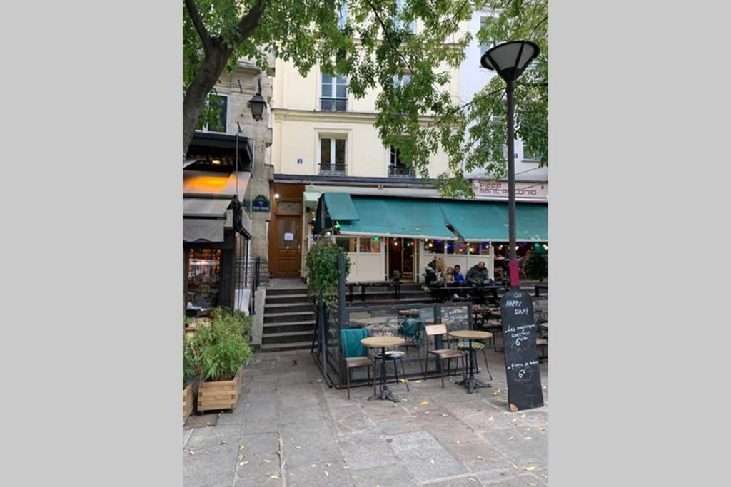 Charming Le Marais Retro * Paris