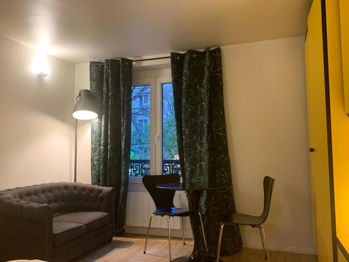 Charming Le Marais Retro Apartment Paris