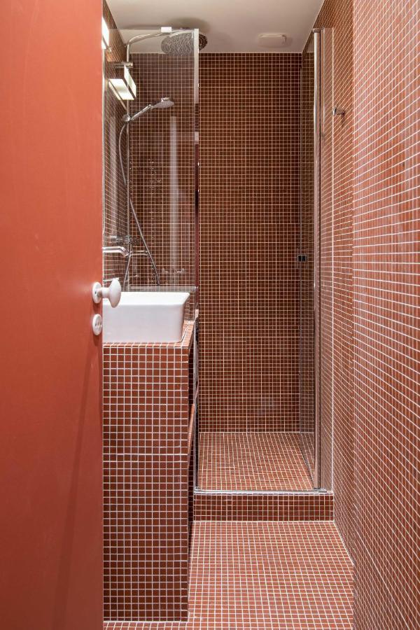 New - Appt Style Le Corbusier Avec Balcon - 8 Pers * Paris