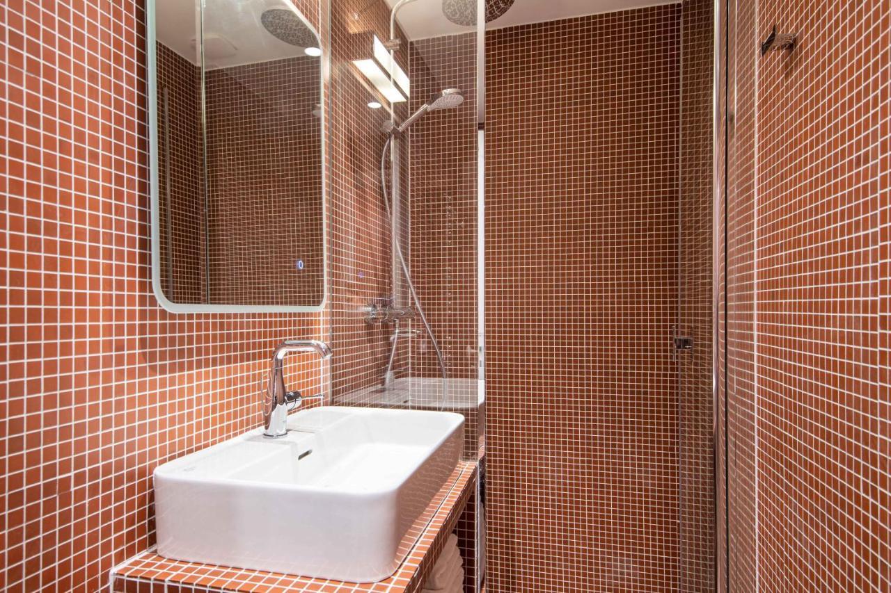 New - Appt Style Le Corbusier Avec Balcon - 8 Pers Paris