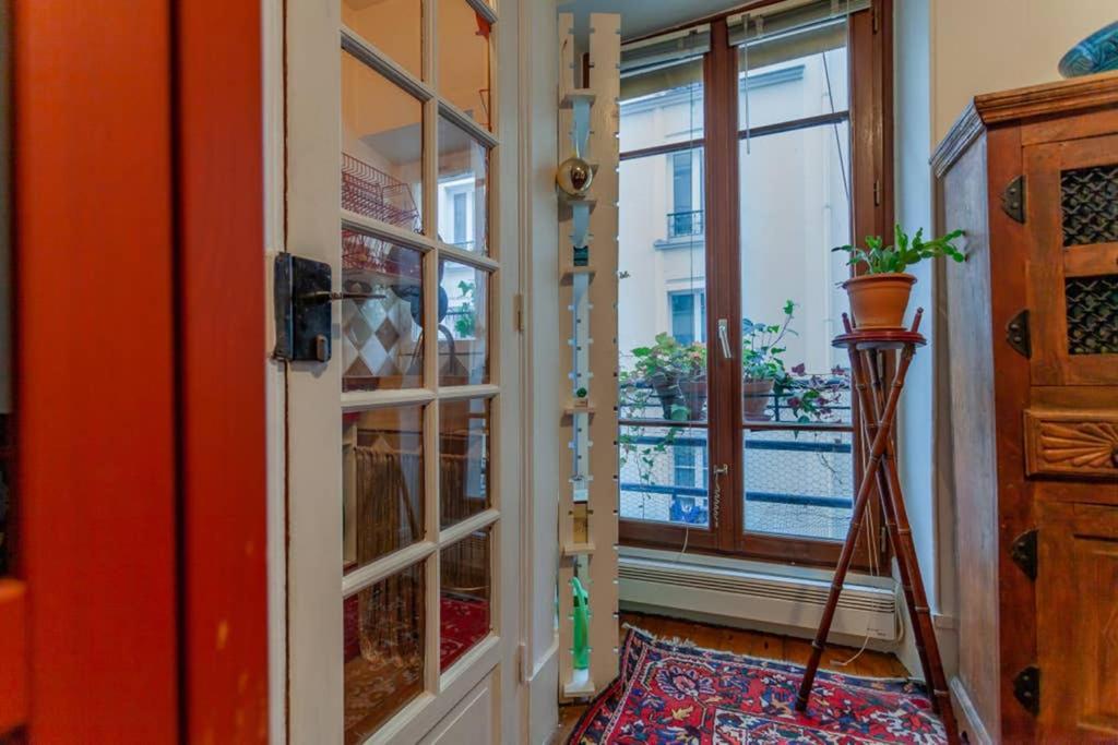 Apartment Greeter-nid Douillet Au Bord Du Canal St Martin Paris