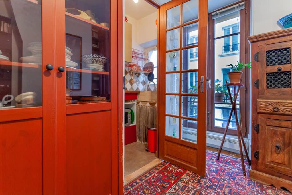 Apartment Greeter-nid Douillet Au Bord Du Canal St Martin