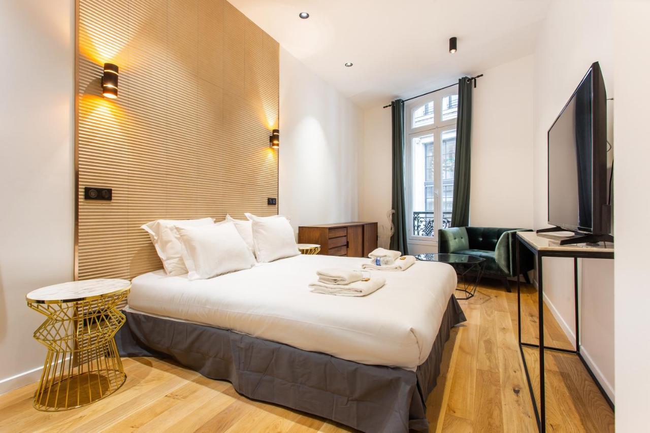 Luxury On The Champs-elysees, Heart Of *