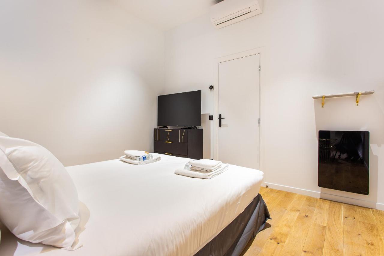 Apartment Luxury On The Champs-elysees, Heart Of Paris