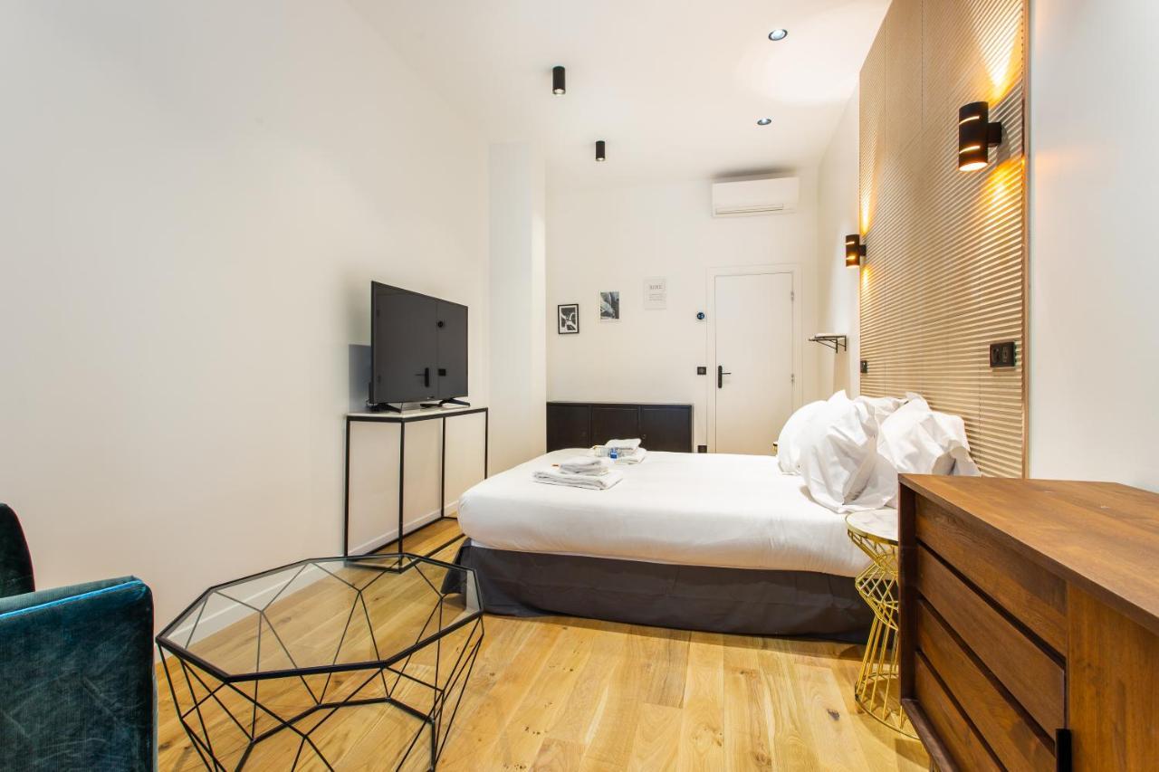 Luxury On The Champs-elysees, Heart Of * Paris