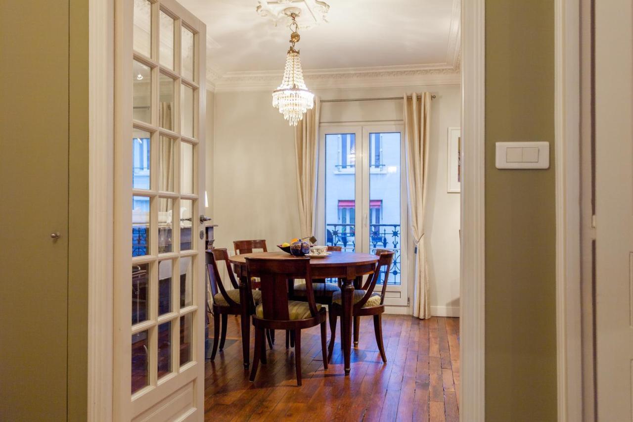Greeter-appartement Haussmannien Avec Balcon