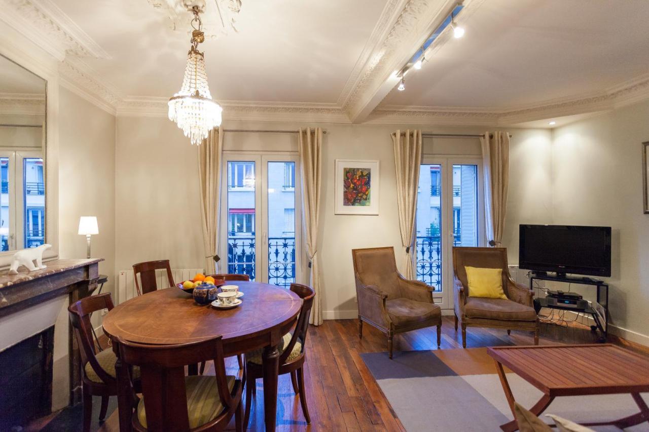 Greeter-appartement Haussmannien Avec Balcon Apartment