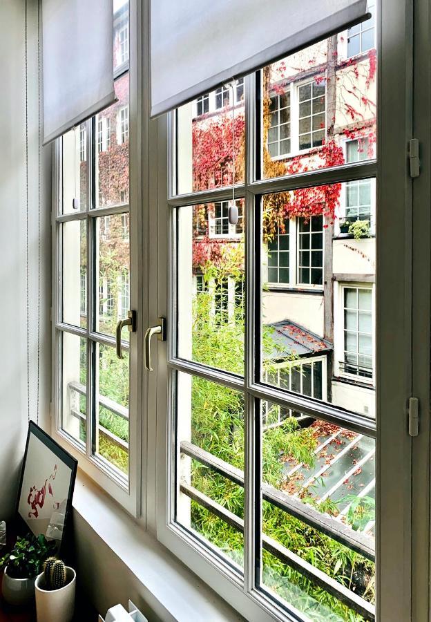 Cozy In The Upper Marais Area