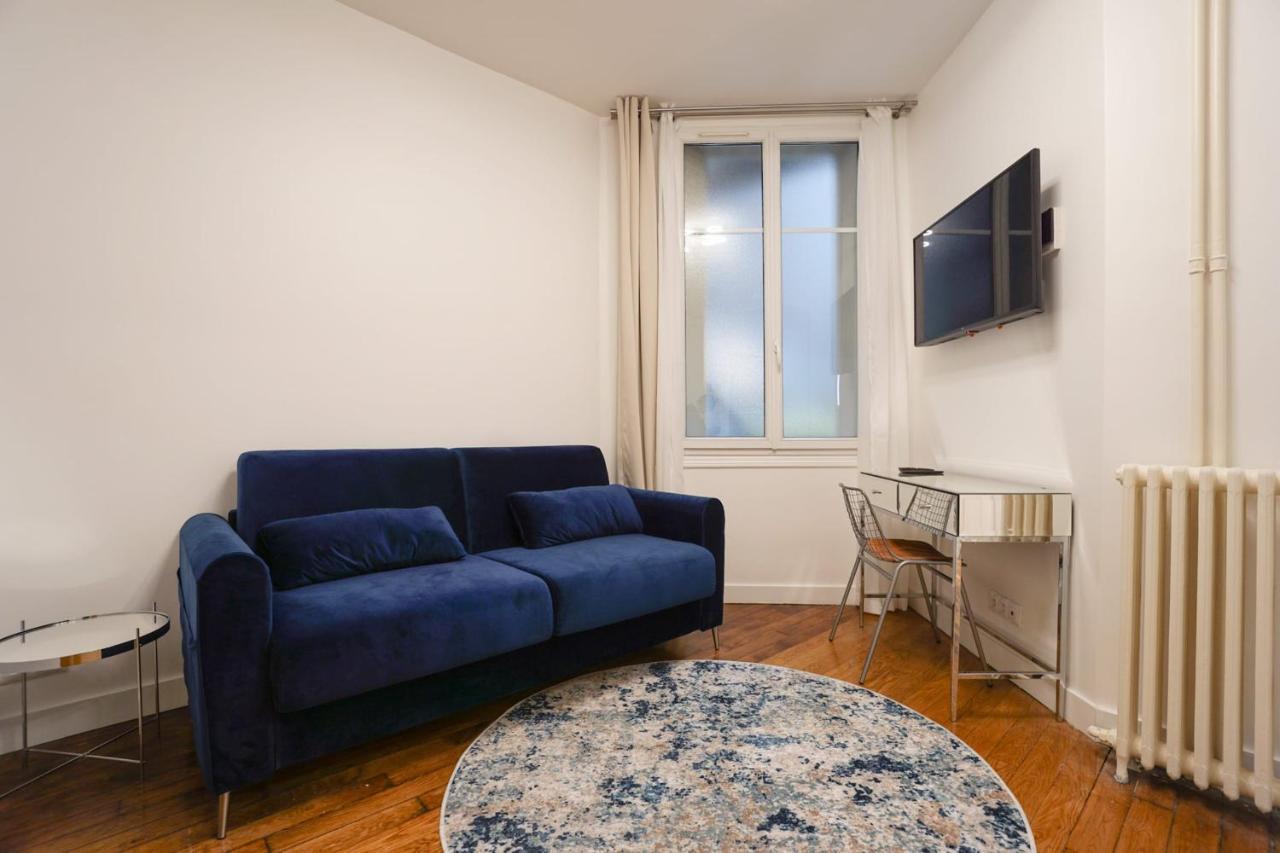 Large Flat At 2 Steps From The Eiffel Tower * Paris