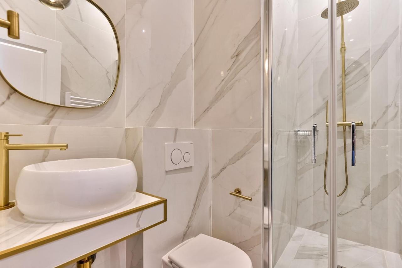 Newly Renovated ! Stunning 2br In The Heart Of 15 Paris