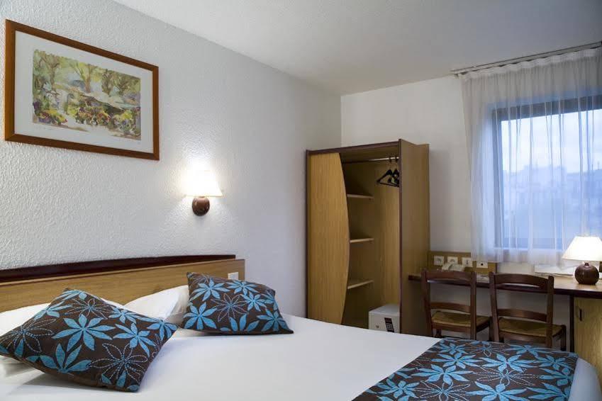 Hotel 17 Batignolles