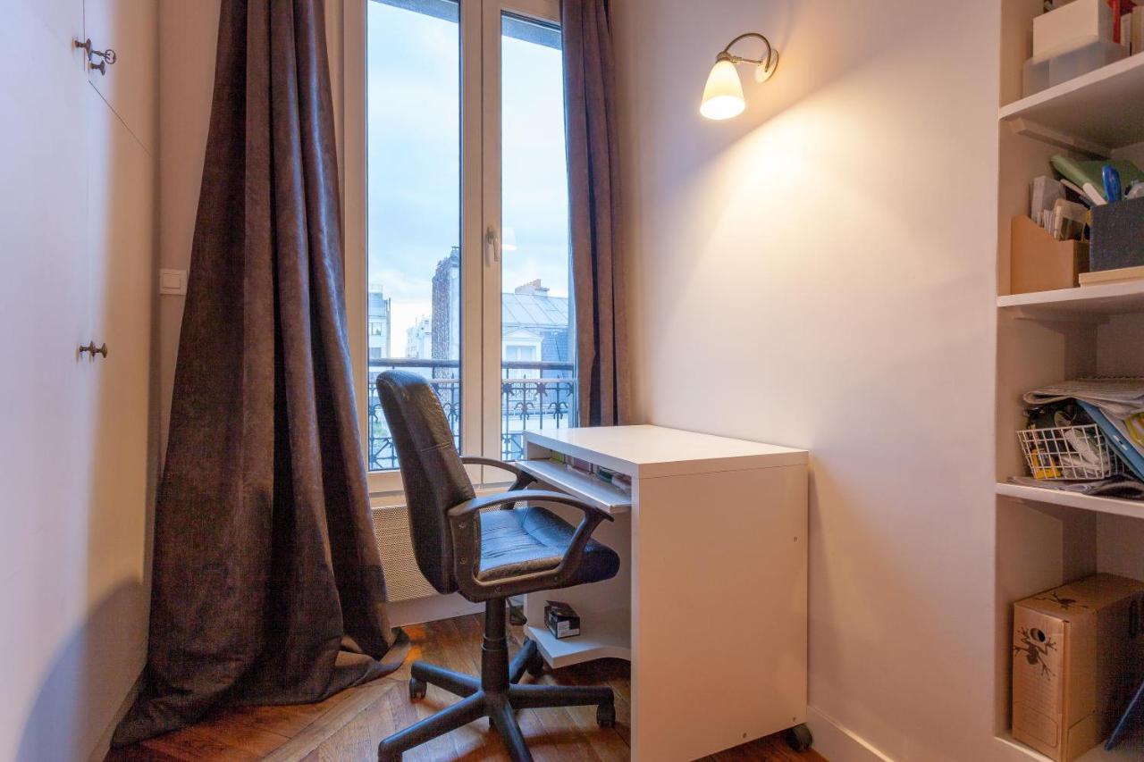 Greeter-appartement Haussmannien Avec Balcon Apartment Paris
