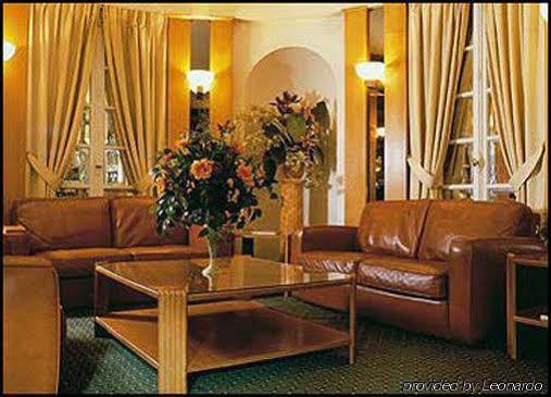 Hotel Royal Elysées Paris