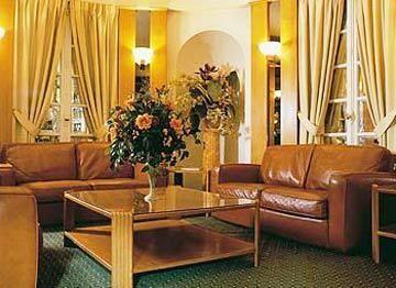 Hotel Royal Elysées 4*