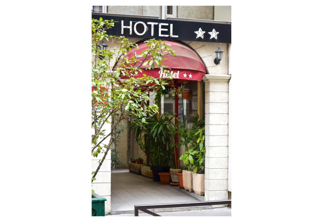 De La Perdrix Rouge Hotel 2*