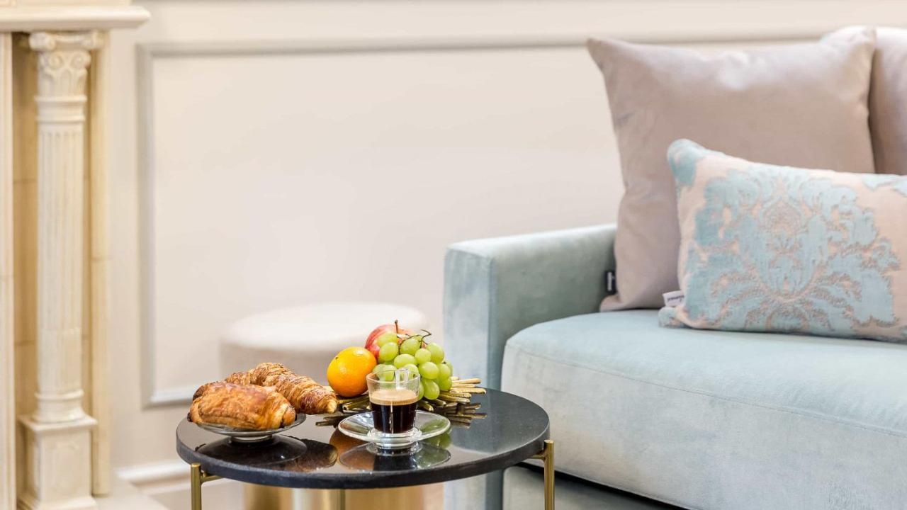 Luxury 4 Bedroom 3 Bathroom Aristocratic - Louvre * Paris