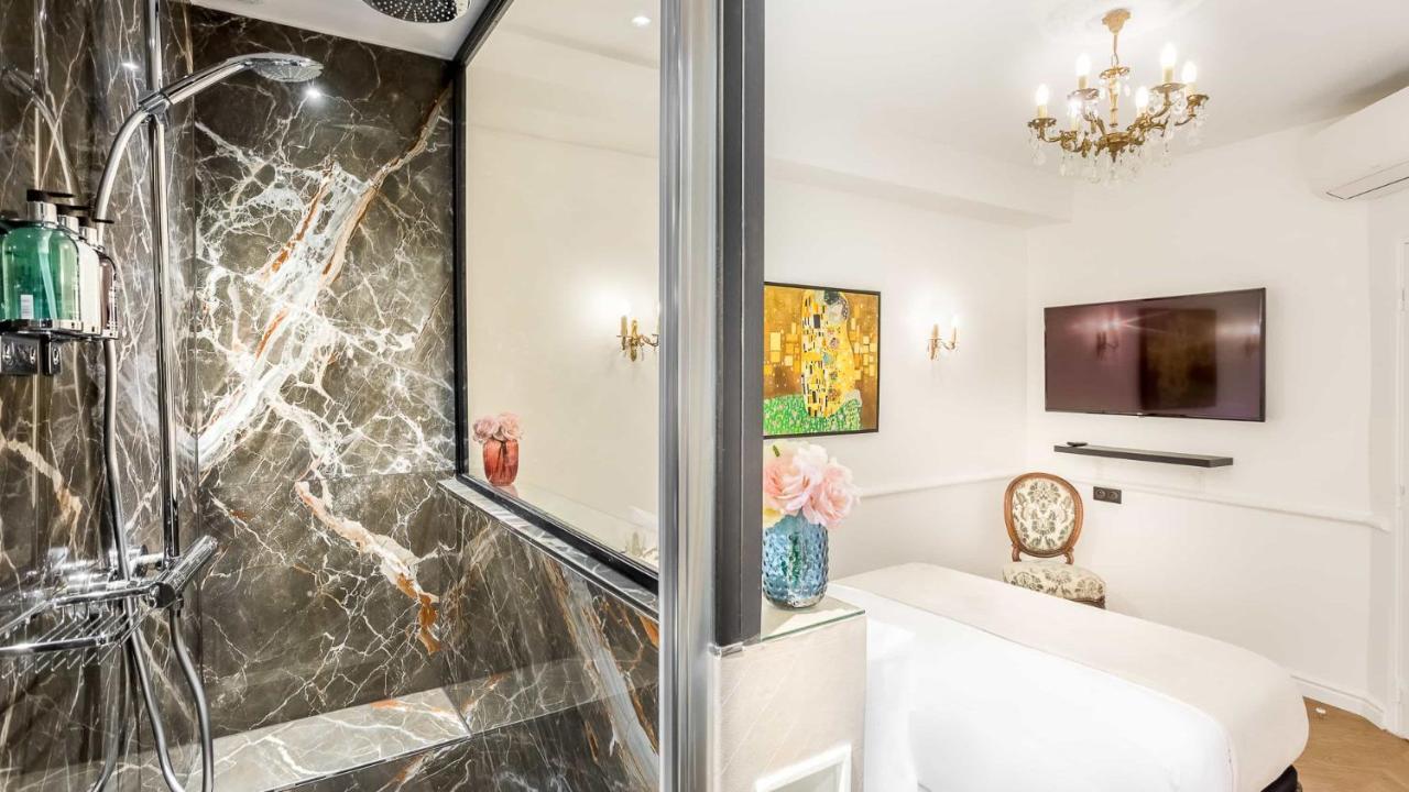 Luxury 4 Bedroom 3 Bathroom Aristocratic - Louvre * Paris