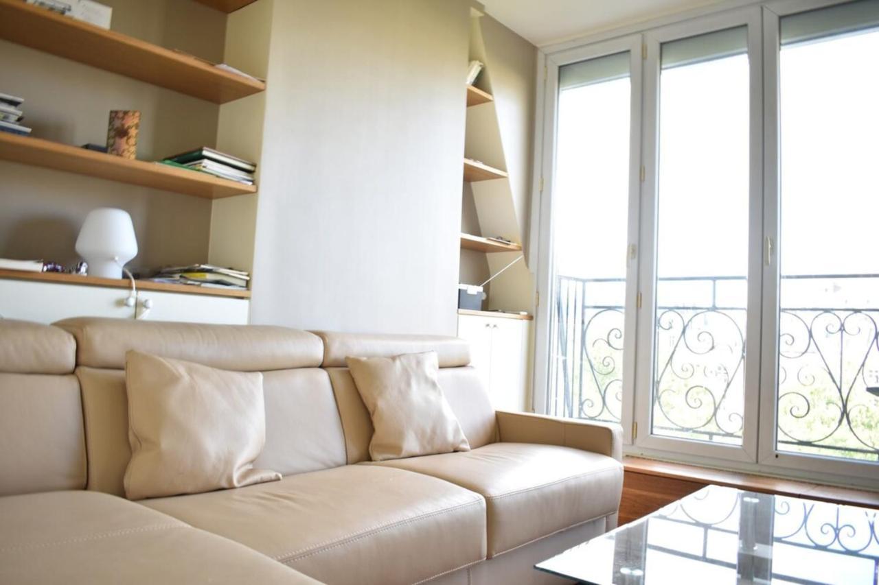 Fully Renovated Bright With High View *