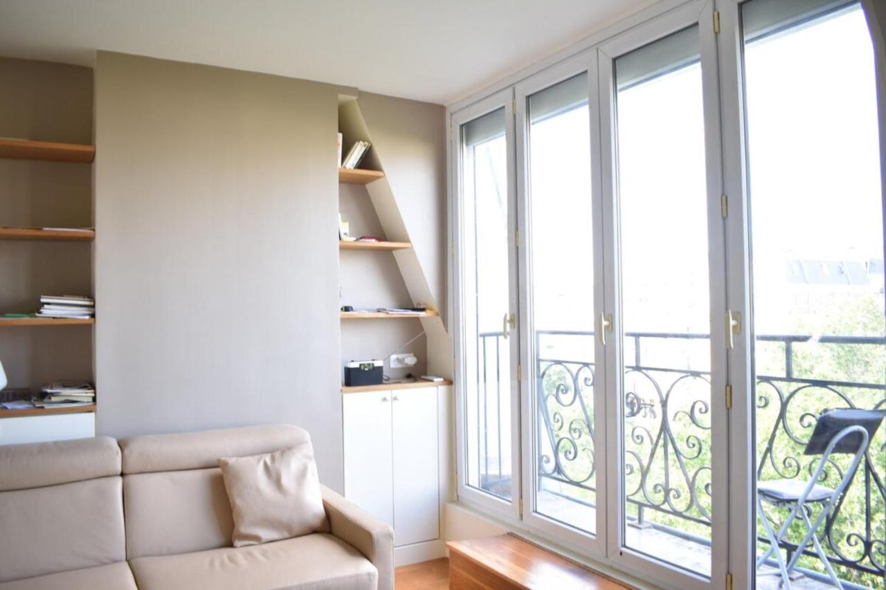 Fully Renovated Bright With High View Paris
