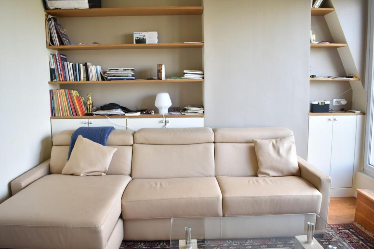 Fully Renovated Bright With High View * Paris
