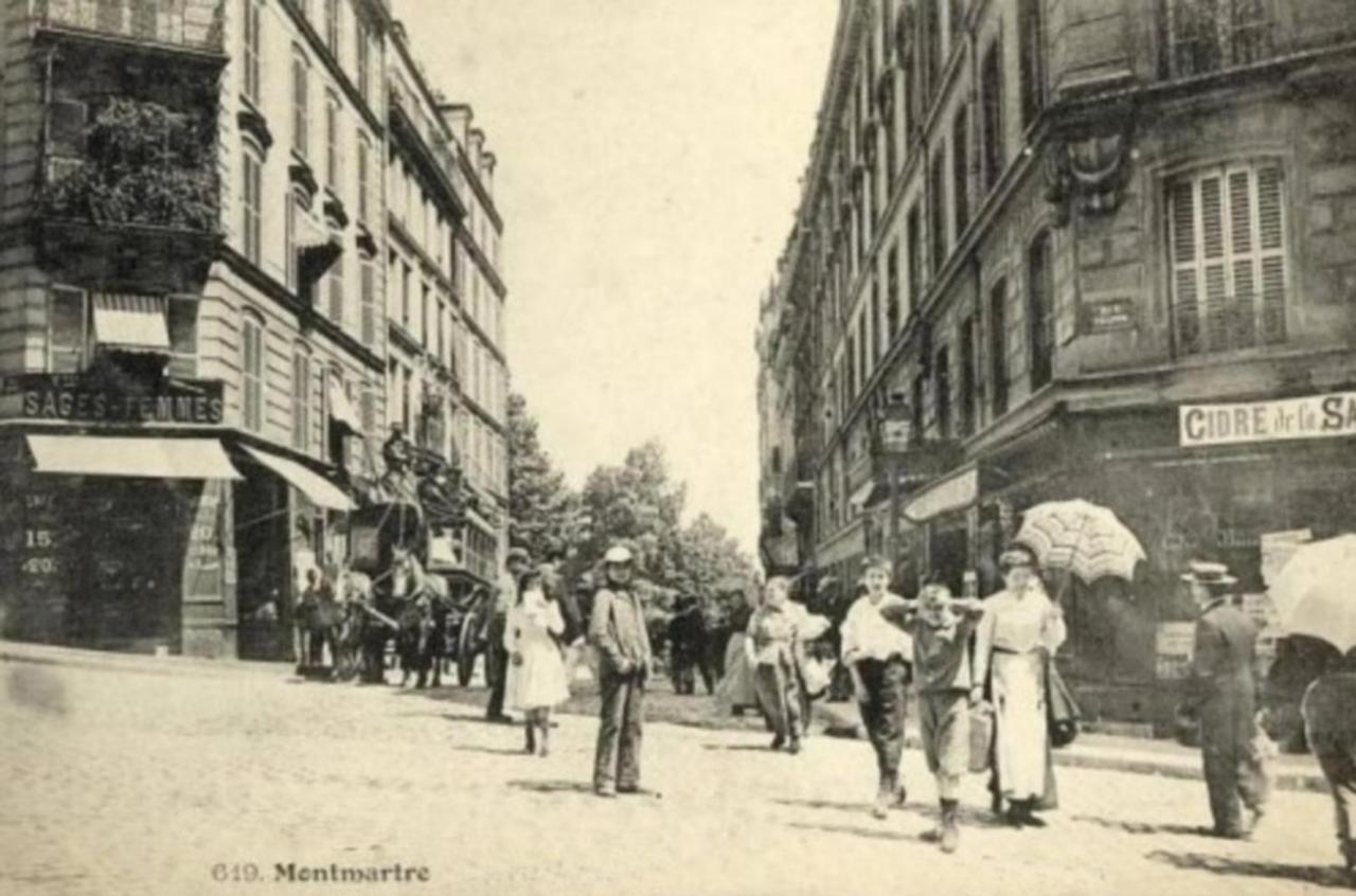 Homestay Very Large Private With Own Bathroom, In Montmartre