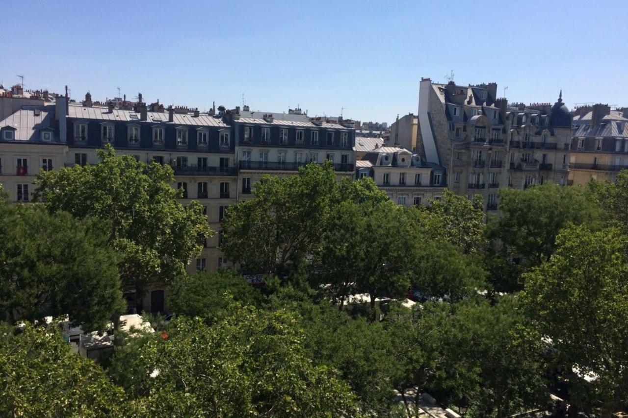 Fully Renovated Bright With High View *