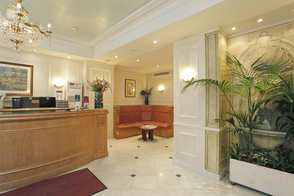 Montparnasse Daguerre Hotel