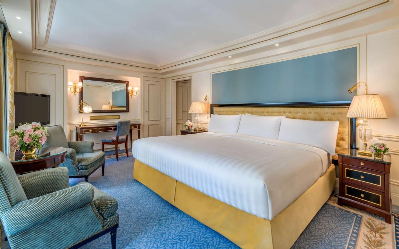 Shangri-la Hotel 5*