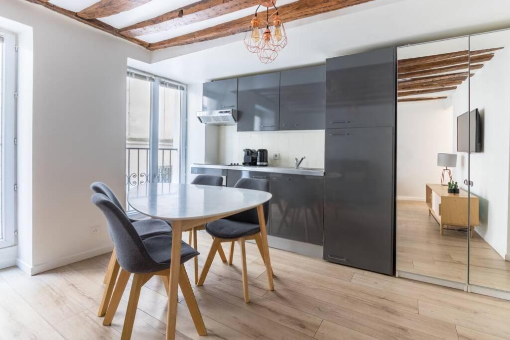 Appartement Grands Boulevards - 12 - *